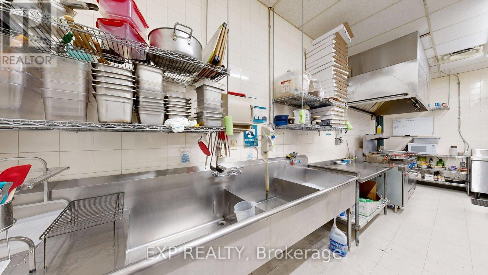 224 Graham Road, West Elgin, Ontario  N0L 2P0 - Photo 26 - X12418092