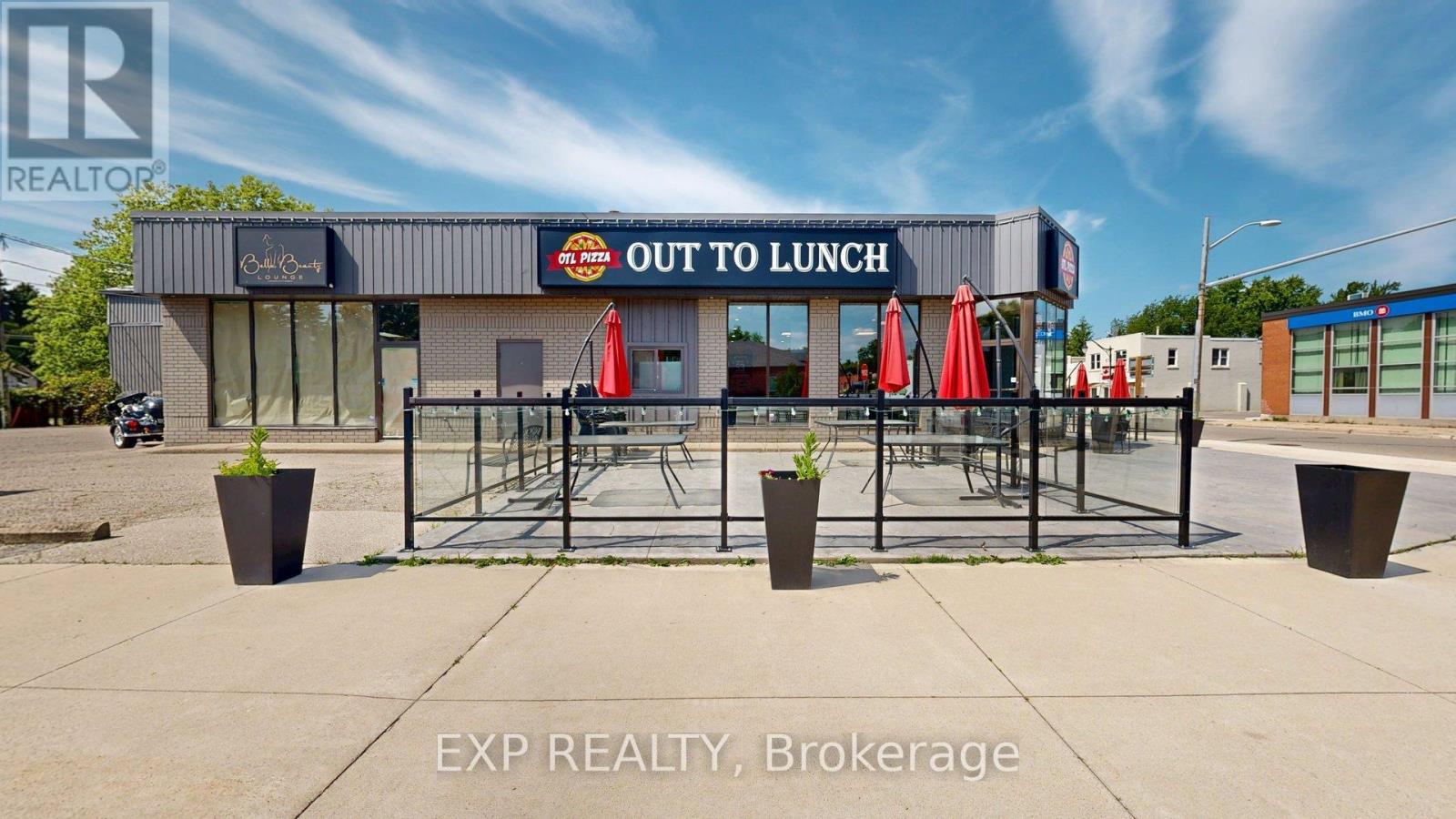 224 Graham Road, West Elgin, Ontario  N0L 2P0 - Photo 4 - X12418092