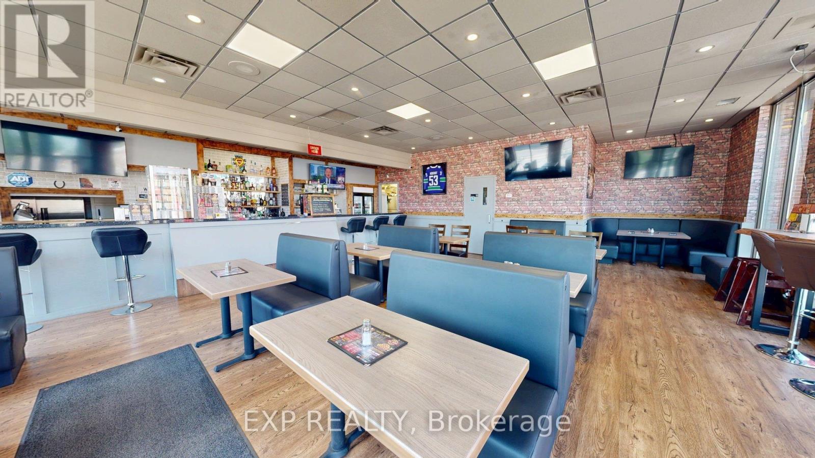 224 Graham Road, West Elgin, Ontario  N0L 2P0 - Photo 8 - X12418092