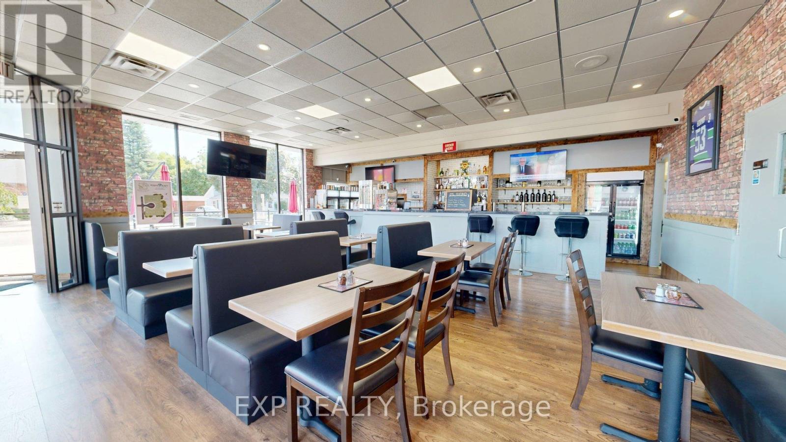 224 Graham Road, West Elgin, Ontario  N0L 2P0 - Photo 9 - X12418092