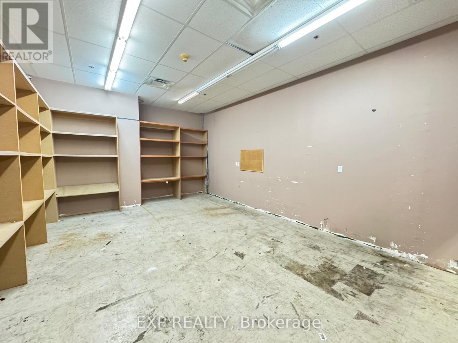 2 - 301 Oxford Street W, London North (North N), Ontario  N6H 1S9 - Photo 10 - X12418095