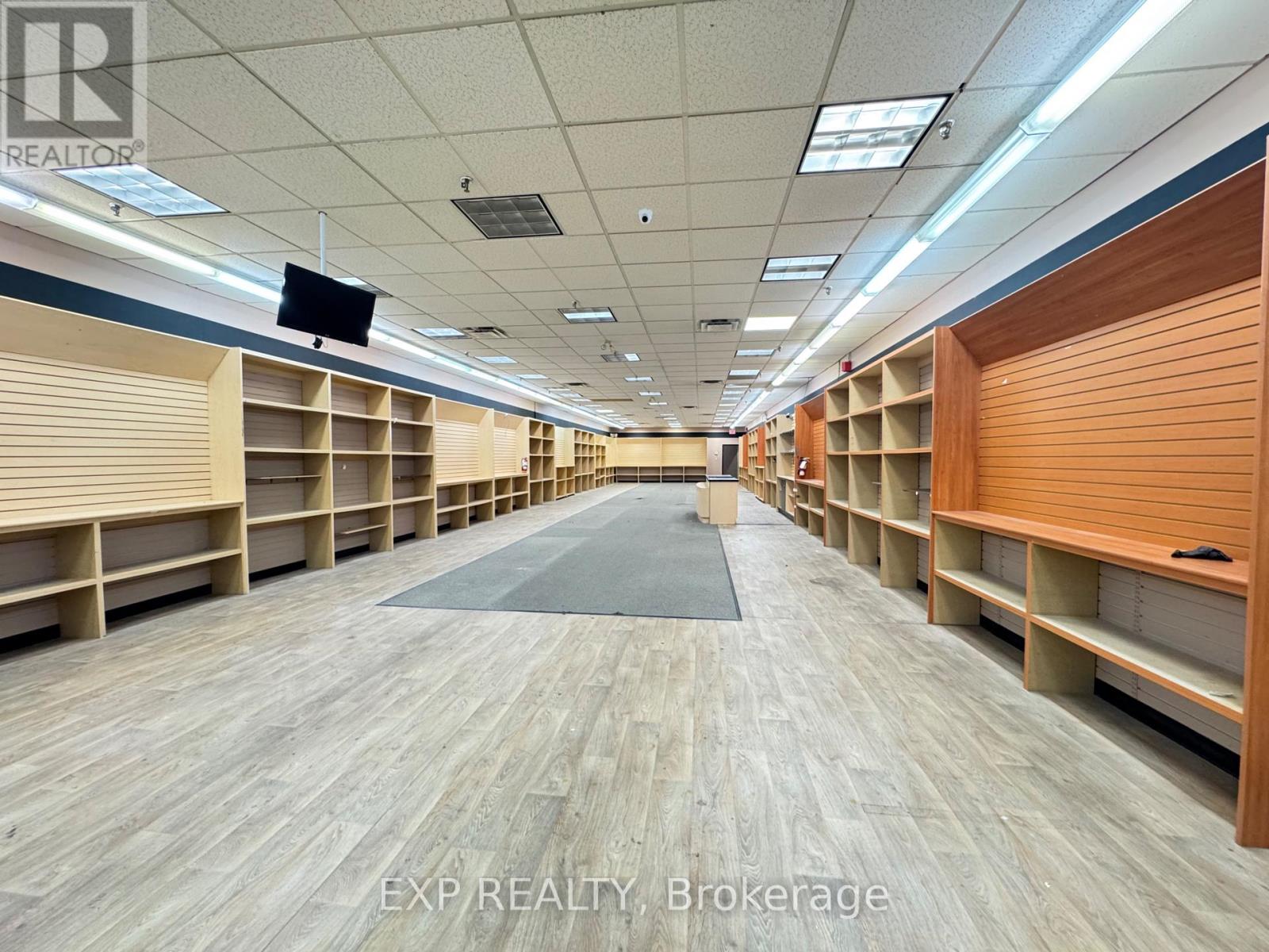 2 - 301 Oxford Street W, London North (North N), Ontario  N6H 1S9 - Photo 9 - X12418095