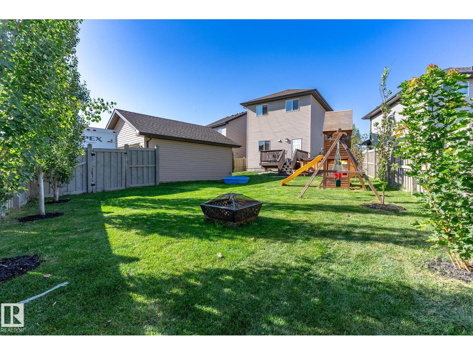 7074 CARDINAL WY SW, Edmonton, Alberta