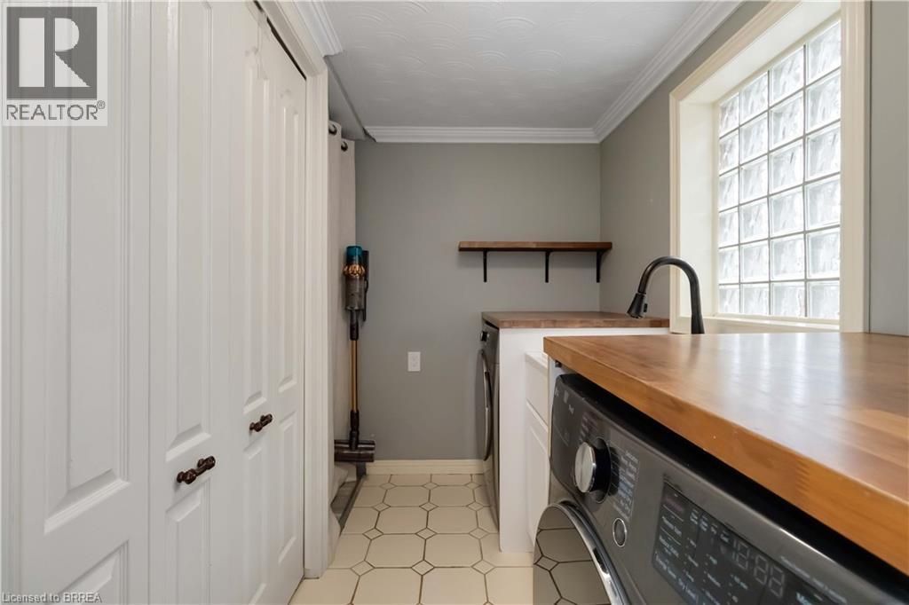 232 Paris Road E, Brantford, Ontario  N3R 1J4 - Photo 34 - 40763325