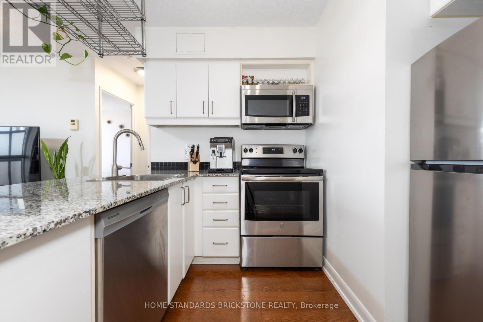 2712 - 33 Sheppard Avenue E, Toronto, Ontario  M2N 7K1 - Photo 4 - C12418069