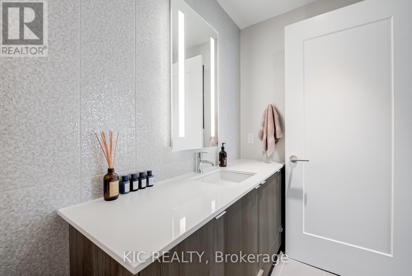 3923 - 585 Bloor Street E, Toronto (North St. James Town), Ontario  M4W 0B3 - Photo 21 - C12418101