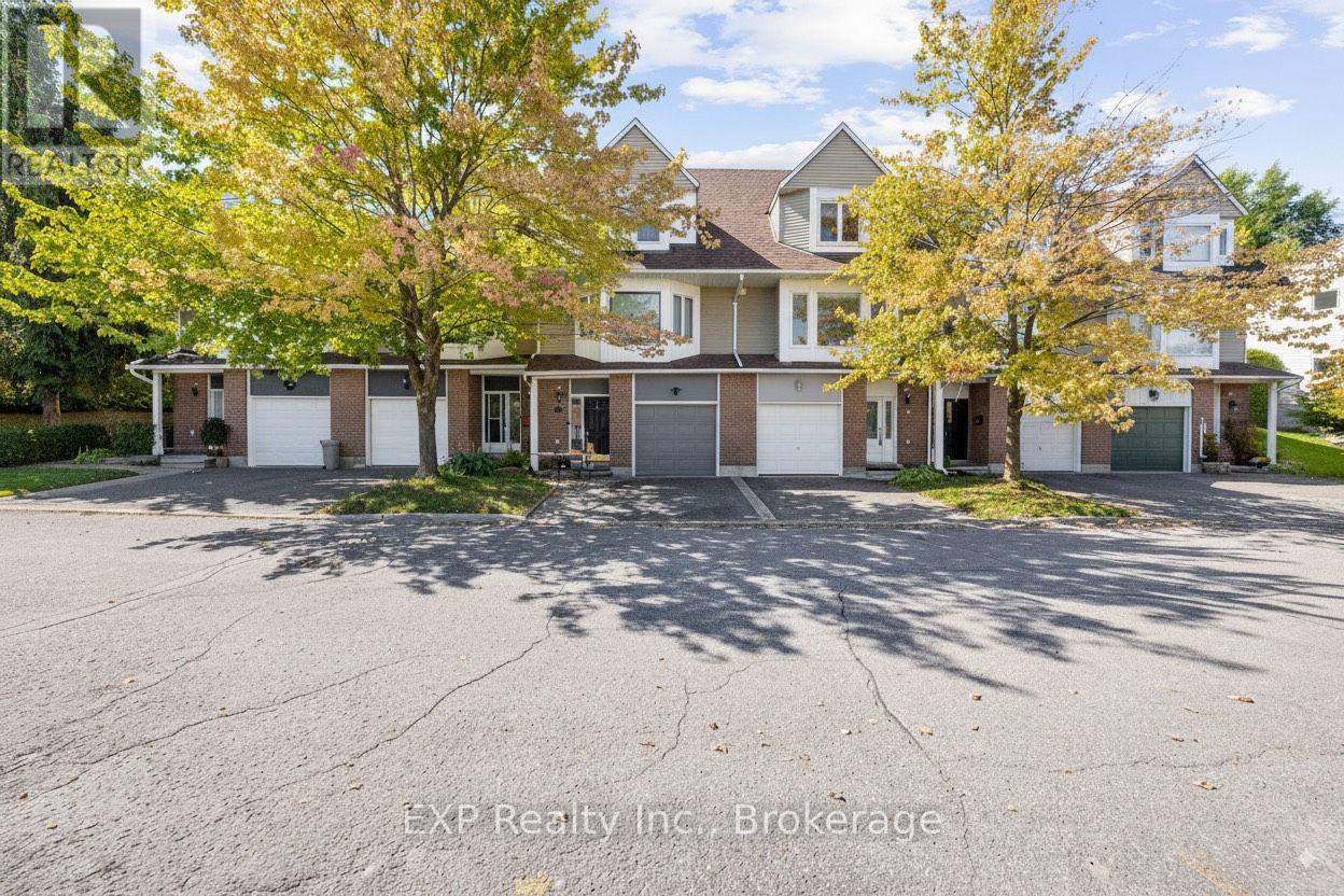 21 Durbin Court, Ottawa, Ontario  K2L 3T7 - Photo 3 - X12416664