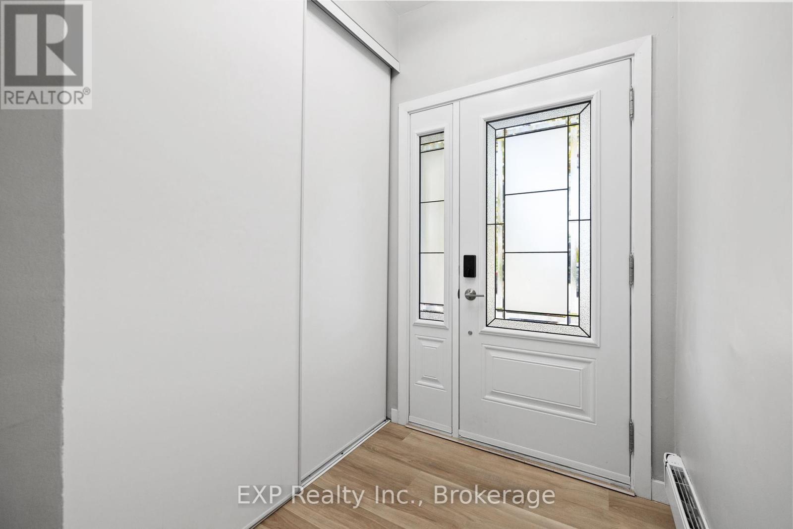 21 Durbin Court, Ottawa, Ontario  K2L 3T7 - Photo 5 - X12416664