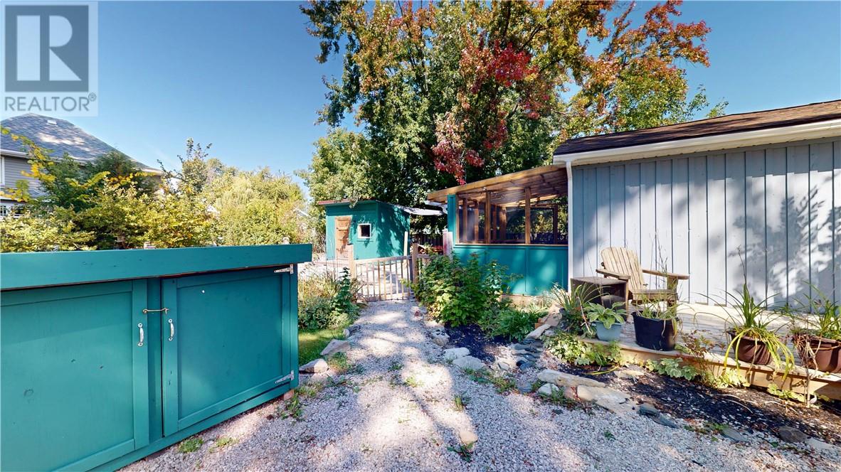 2 Wilson Street W., Little Current, Ontario  P0P 1K0 - Photo 20 - 2124718