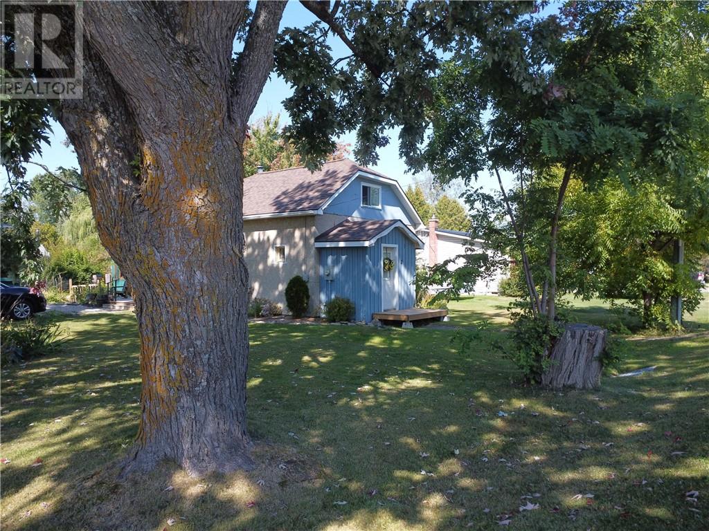 2 Wilson Street W., Little Current, Ontario  P0P 1K0 - Photo 22 - 2124718