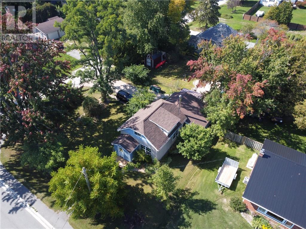 2 Wilson Street W., Little Current, Ontario  P0P 1K0 - Photo 4 - 2124718