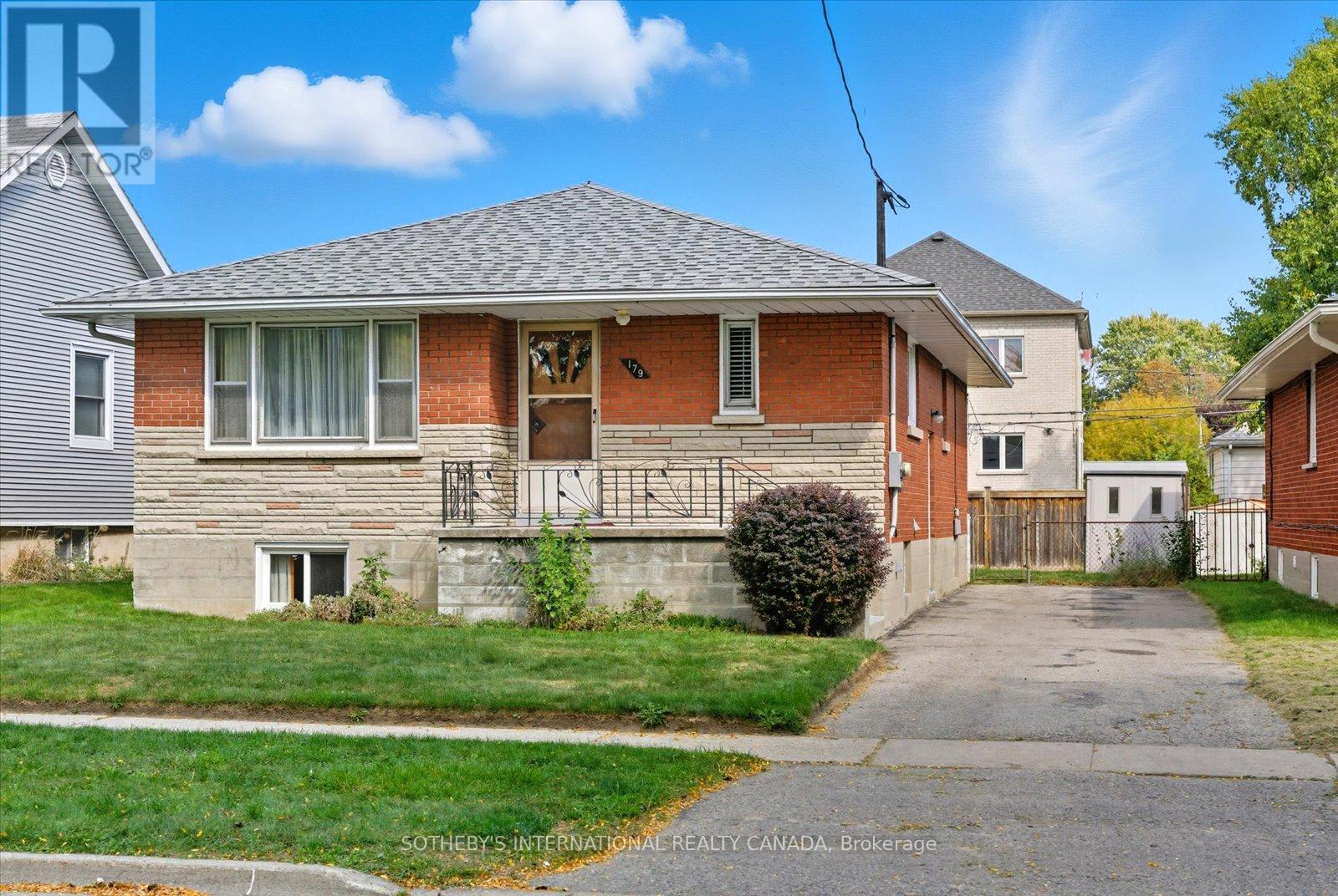 179 Cromwell Avenue, Oshawa, Ontario  L1J 4T7 - Photo 1 - E12418097