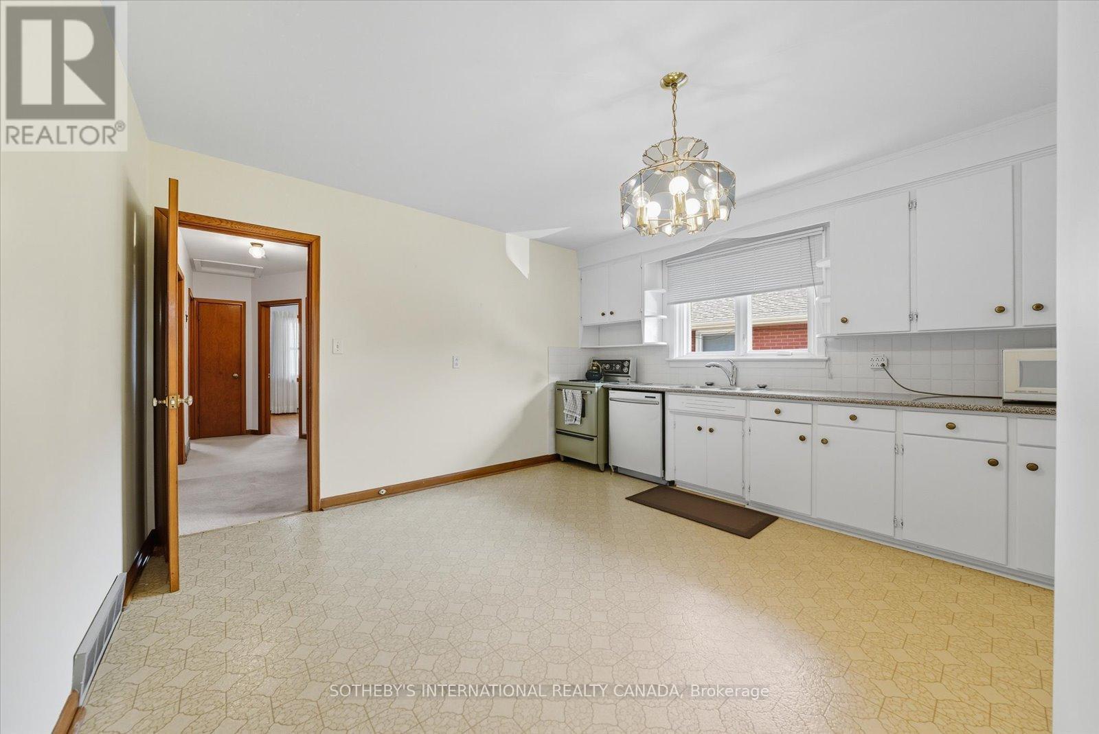 179 Cromwell Avenue, Oshawa, Ontario  L1J 4T7 - Photo 14 - E12418097