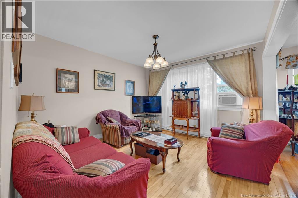 432 Fundy Drive, Saint John, New Brunswick  E2M 2R7 - Photo 4 - NB126453