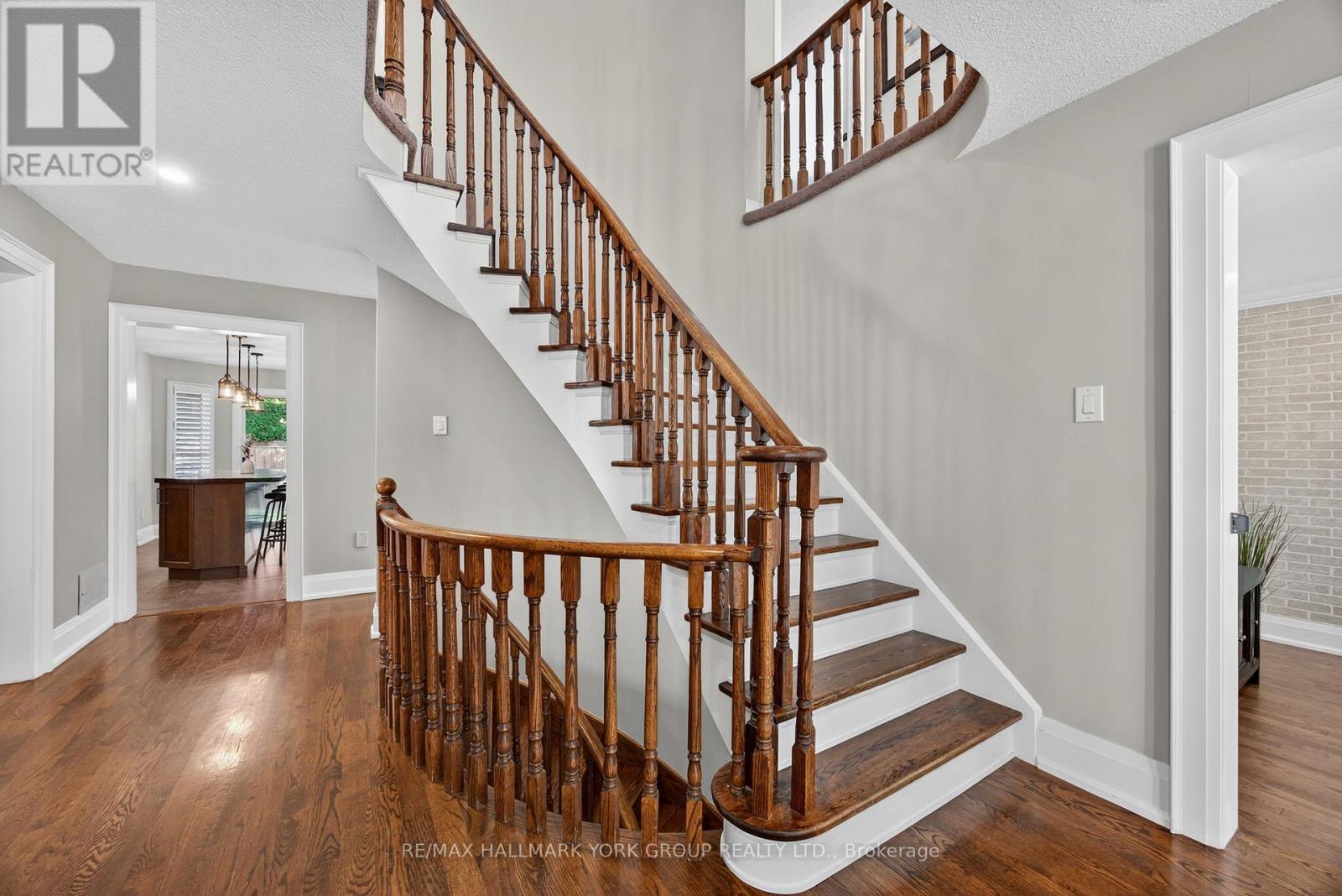 654 Lyman Boulevard, Newmarket, Ontario  L3X 1V9 - Photo 21 - N12418081