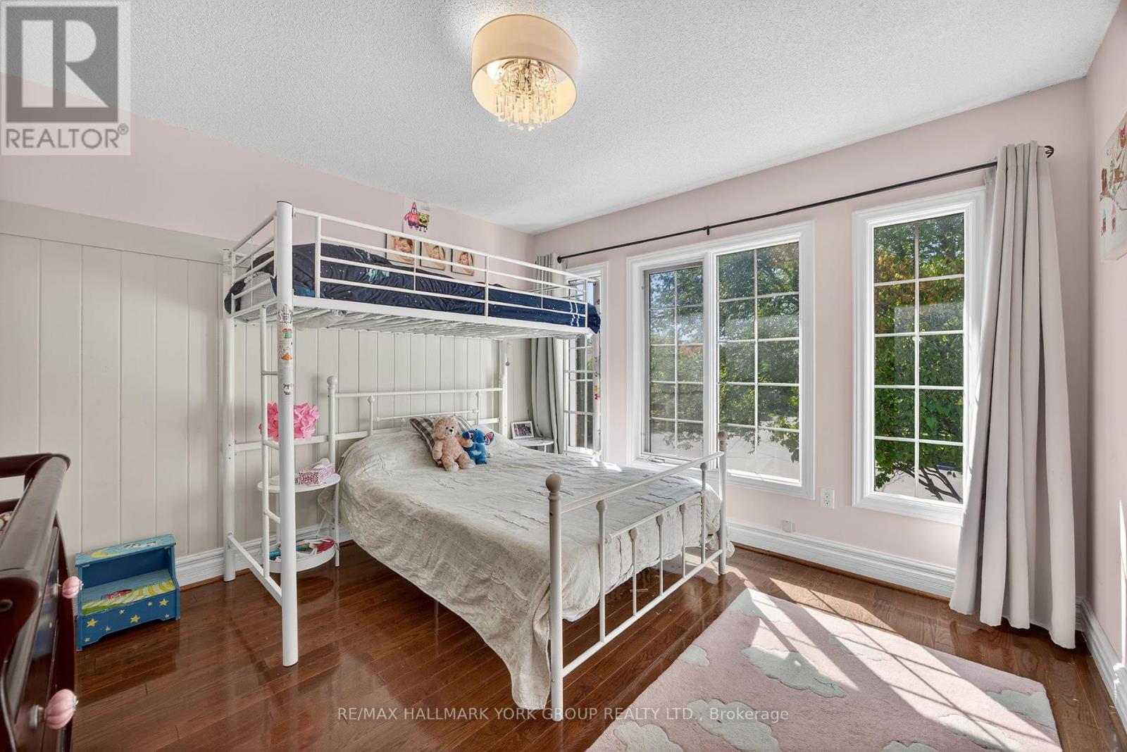 654 Lyman Boulevard, Newmarket, Ontario  L3X 1V9 - Photo 31 - N12418081