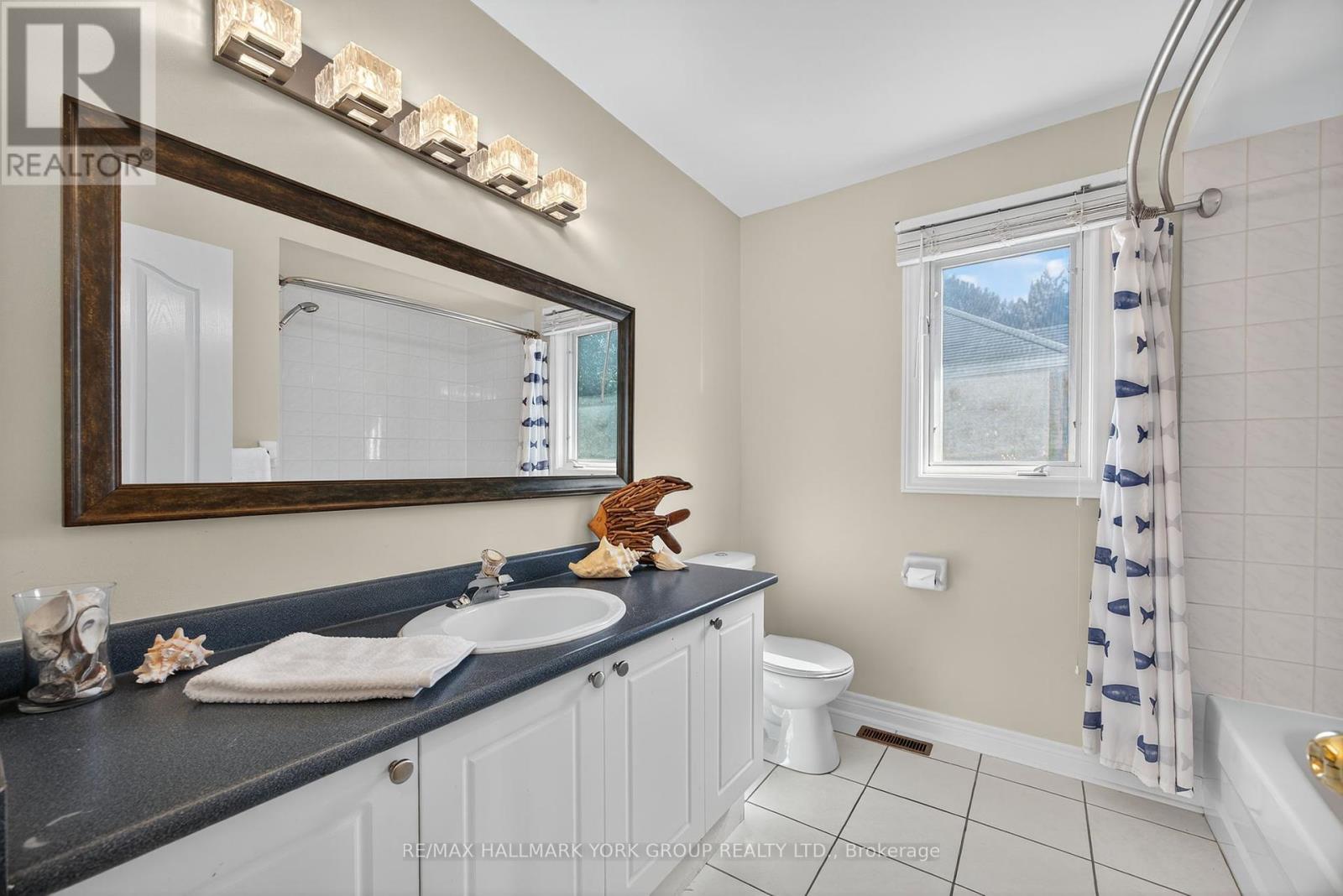 654 Lyman Boulevard, Newmarket, Ontario  L3X 1V9 - Photo 33 - N12418081