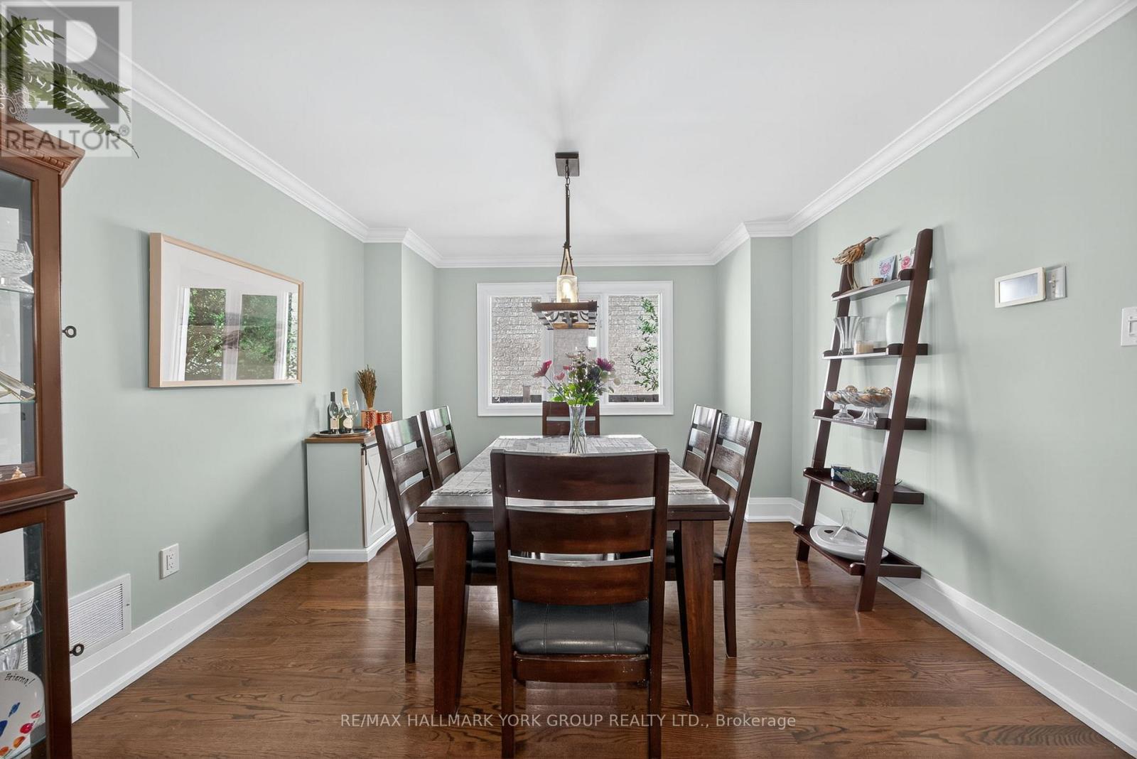 654 Lyman Boulevard, Newmarket, Ontario  L3X 1V9 - Photo 8 - N12418081