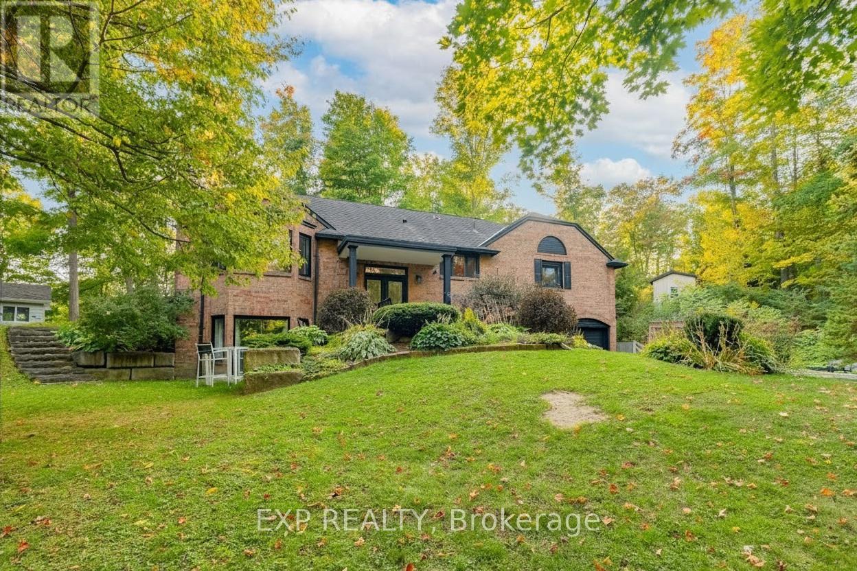 7 Valley Trail, East Gwillimbury, Ontario  L3Y 4V8 - Photo 3 - N12418094