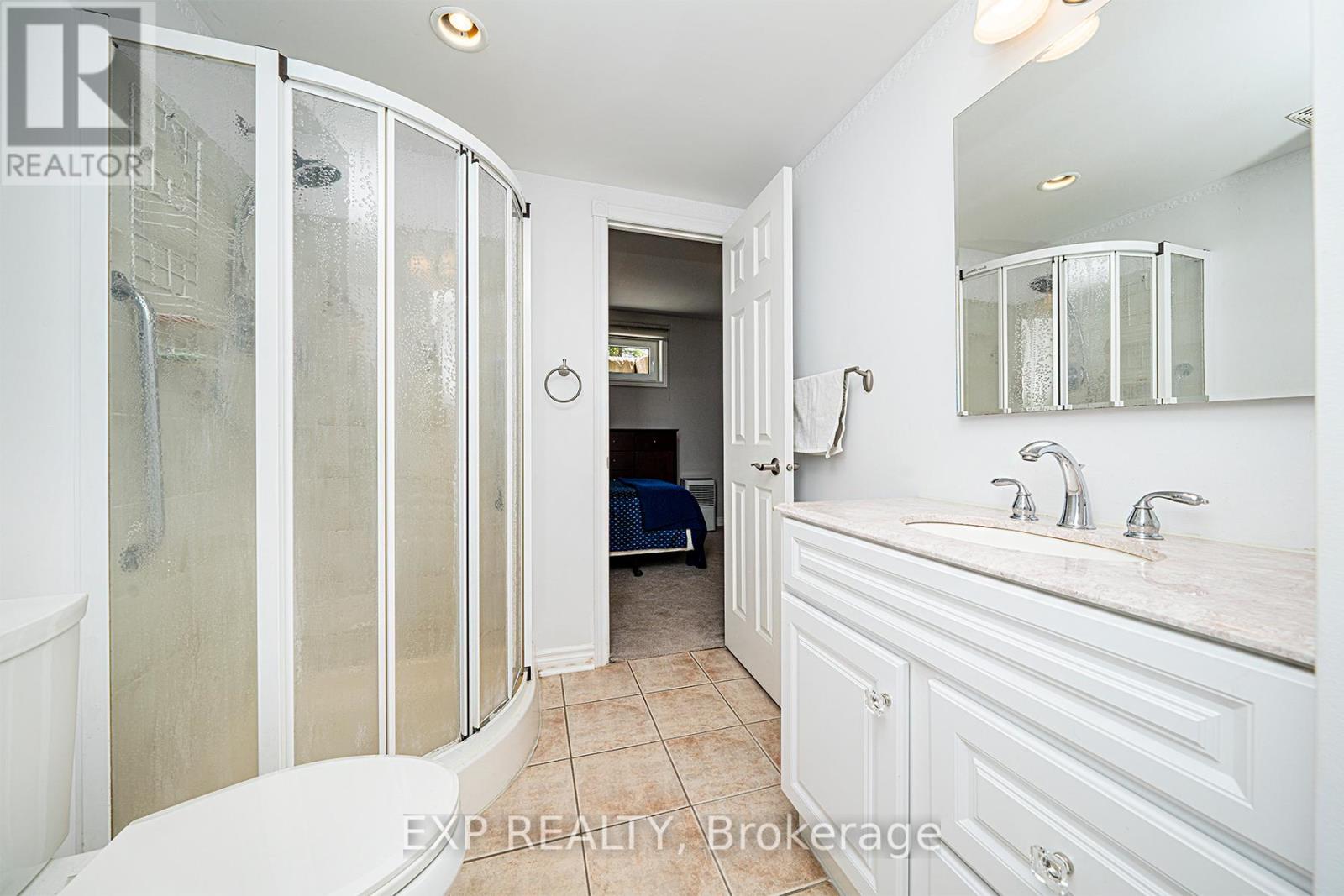 7 Valley Trail, East Gwillimbury, Ontario  L3Y 4V8 - Photo 37 - N12418094