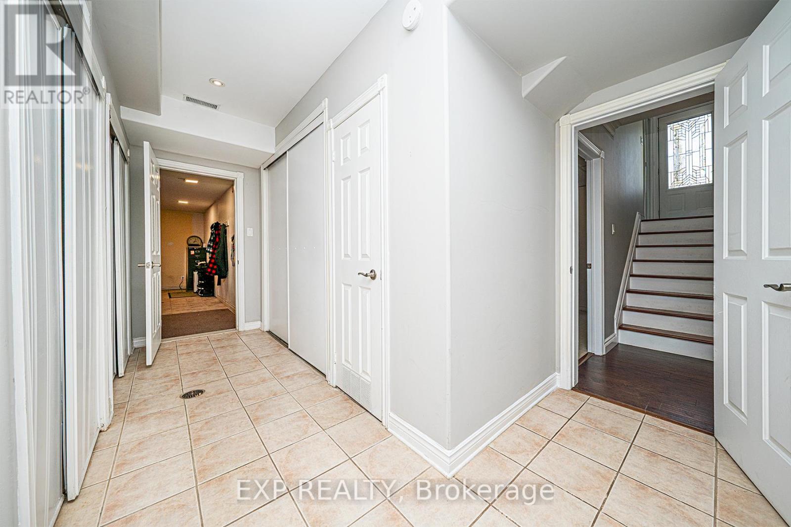 7 Valley Trail, East Gwillimbury, Ontario  L3Y 4V8 - Photo 38 - N12418094