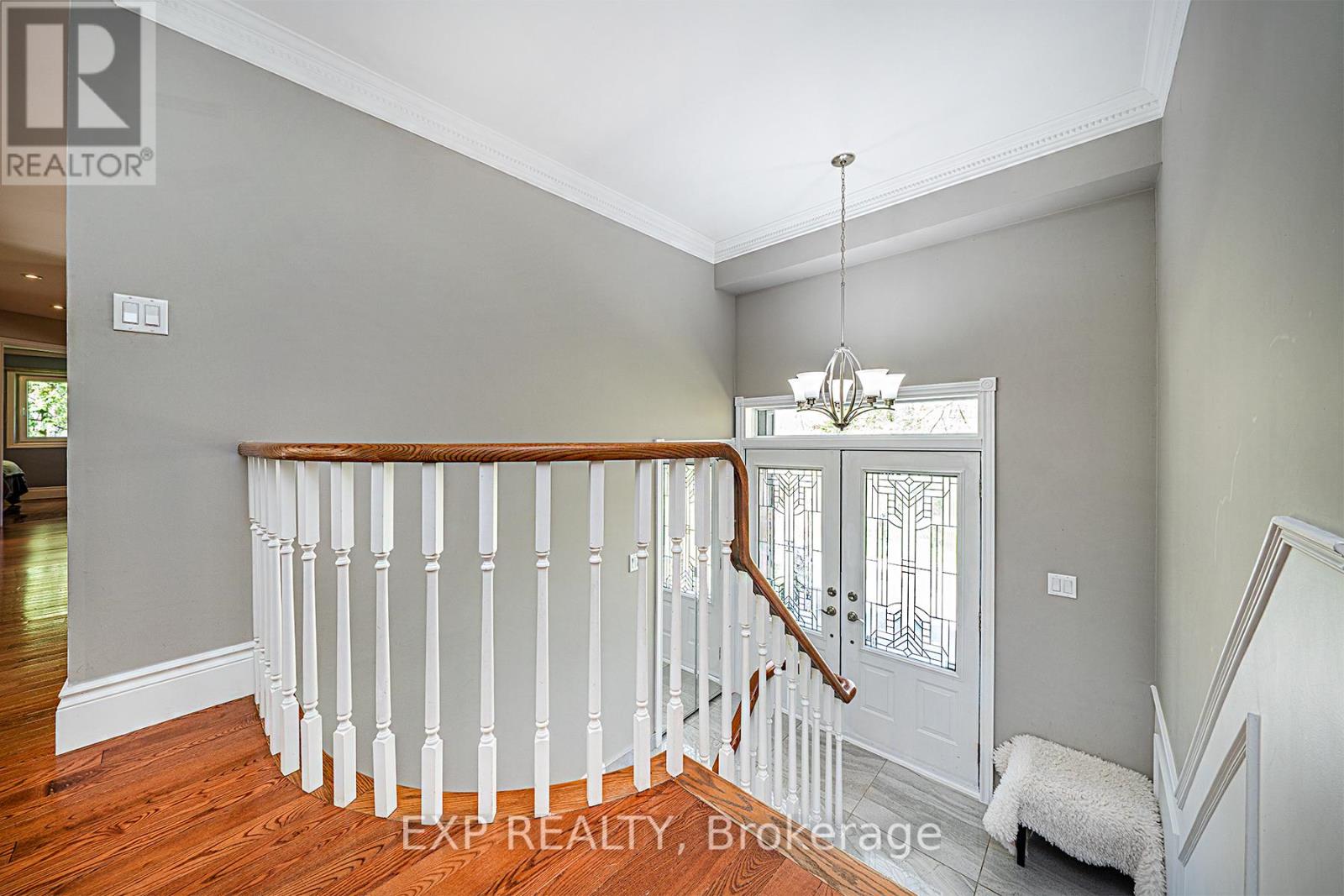 7 Valley Trail, East Gwillimbury, Ontario  L3Y 4V8 - Photo 8 - N12418094