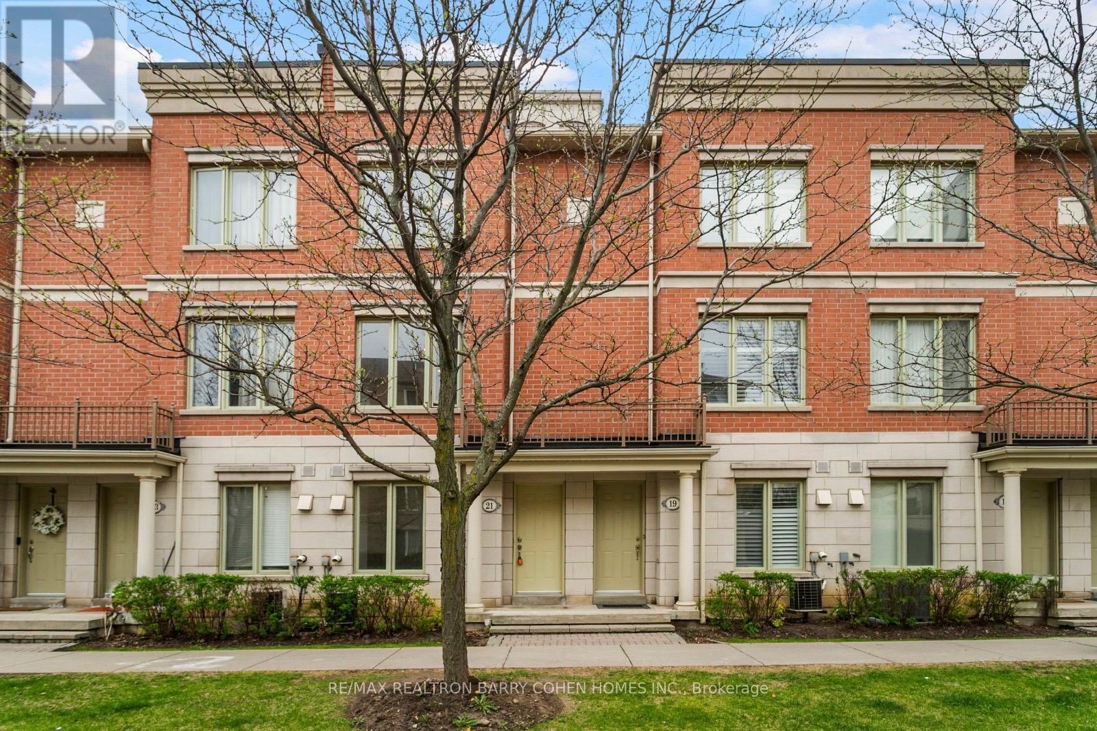 21 GALLERIA PARKWAY, Markham, Ontario