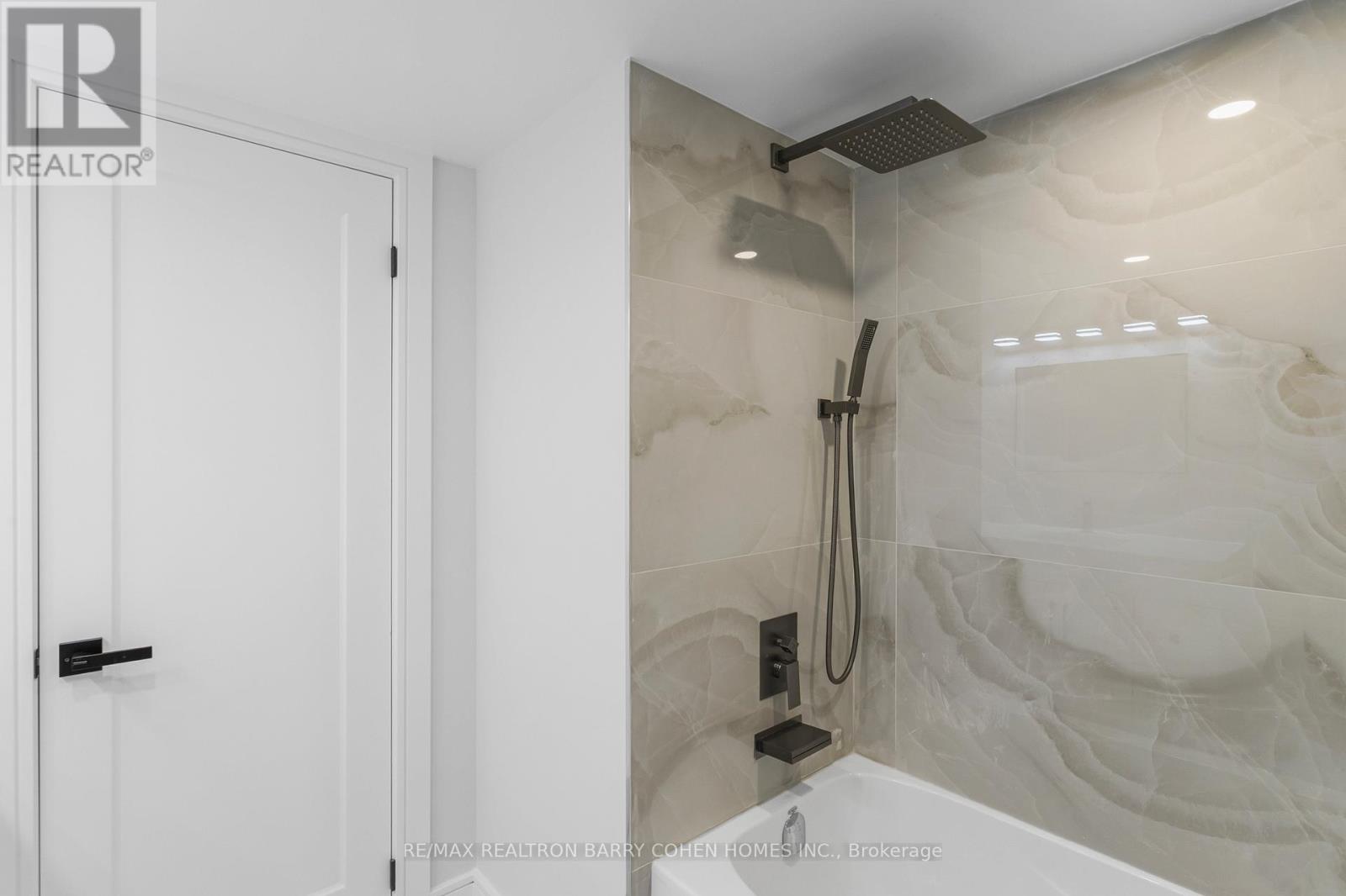 21 - 21 Galleria Parkway, Markham (Commerce Valley), Ontario  L3T 0A4 - Photo 15 - N12418105