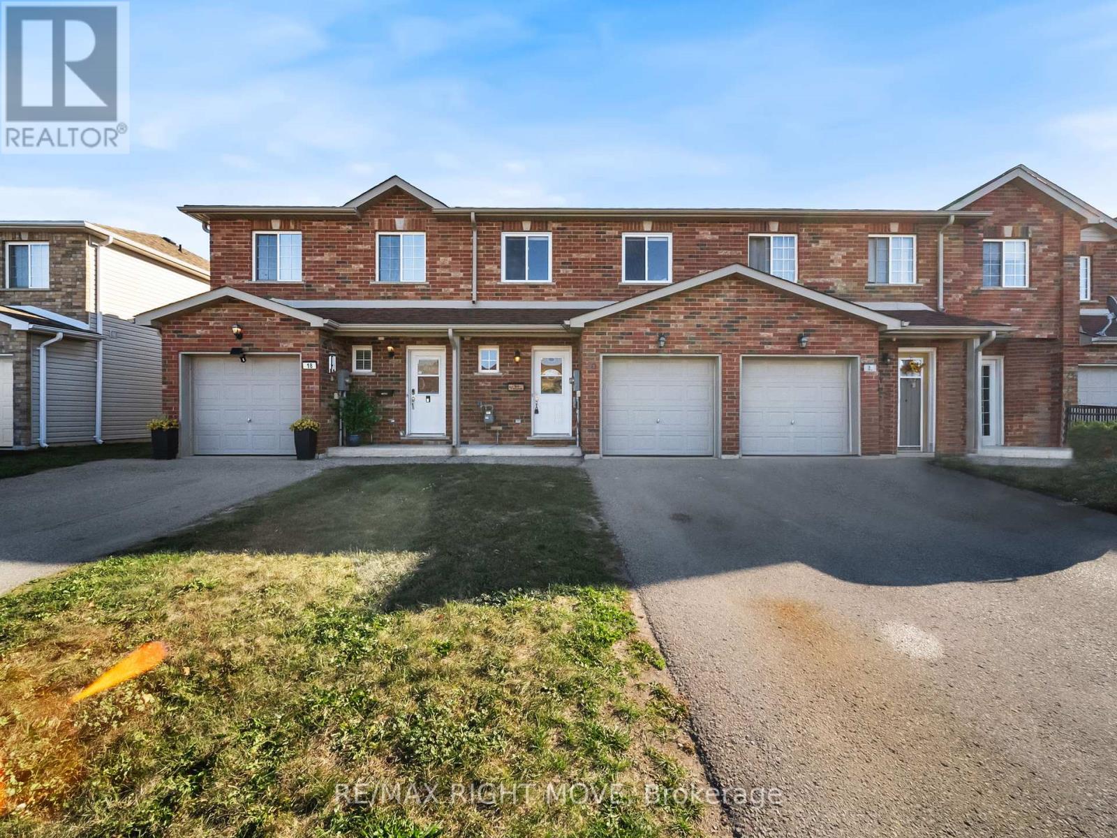 20 Michelle Drive, Orillia, Ontario L3V 0B4 - Photo 1 - S12418107