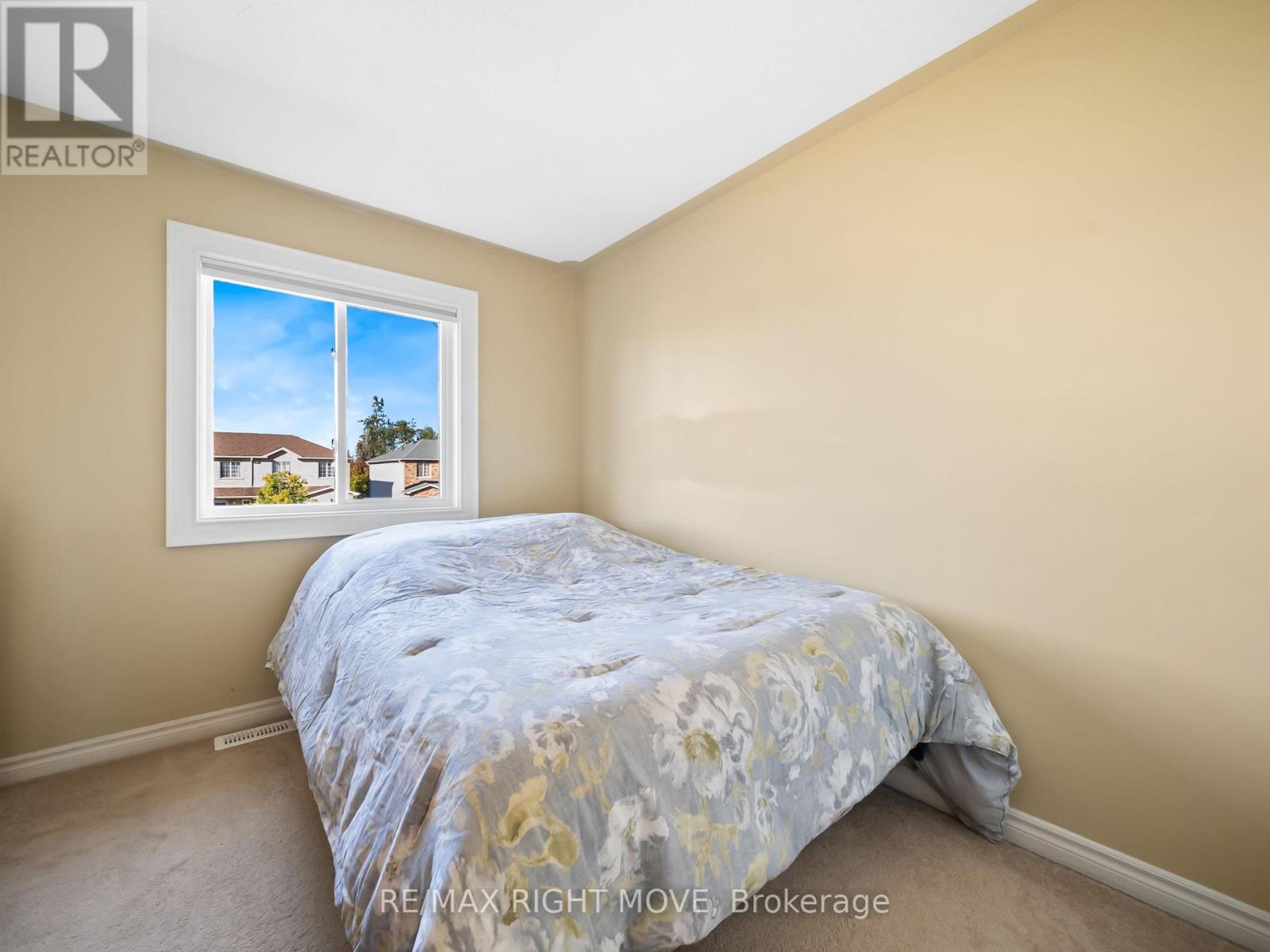 20 Michelle Drive, Orillia, Ontario L3V 0B4 - Photo 17 - S12418107