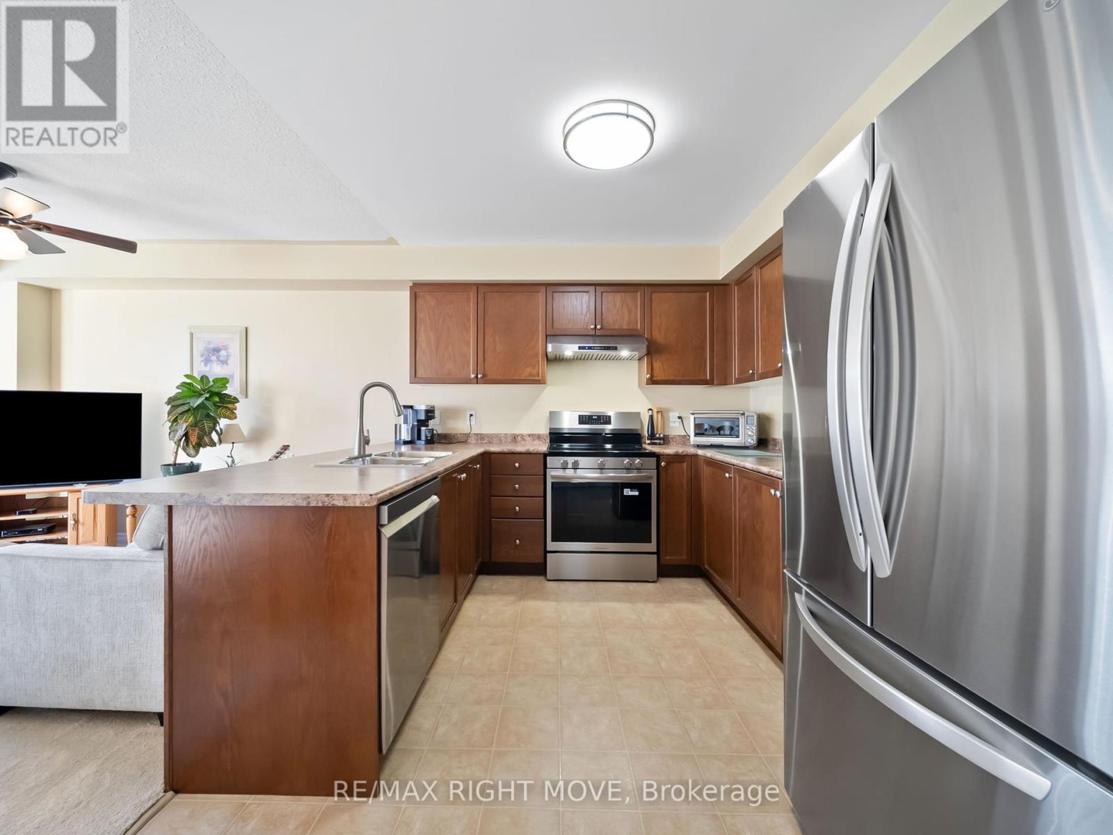 20 Michelle Drive, Orillia, Ontario L3V 0B4 - Photo 6 - S12418107