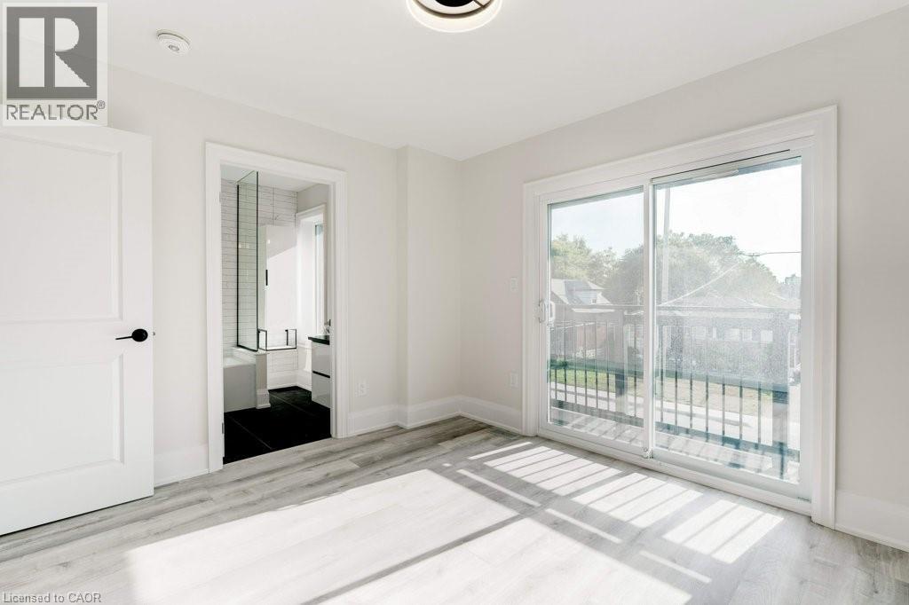38 East 16th Street, Hamilton, Ontario  L9A 4H9 - Photo 11 - 40771785