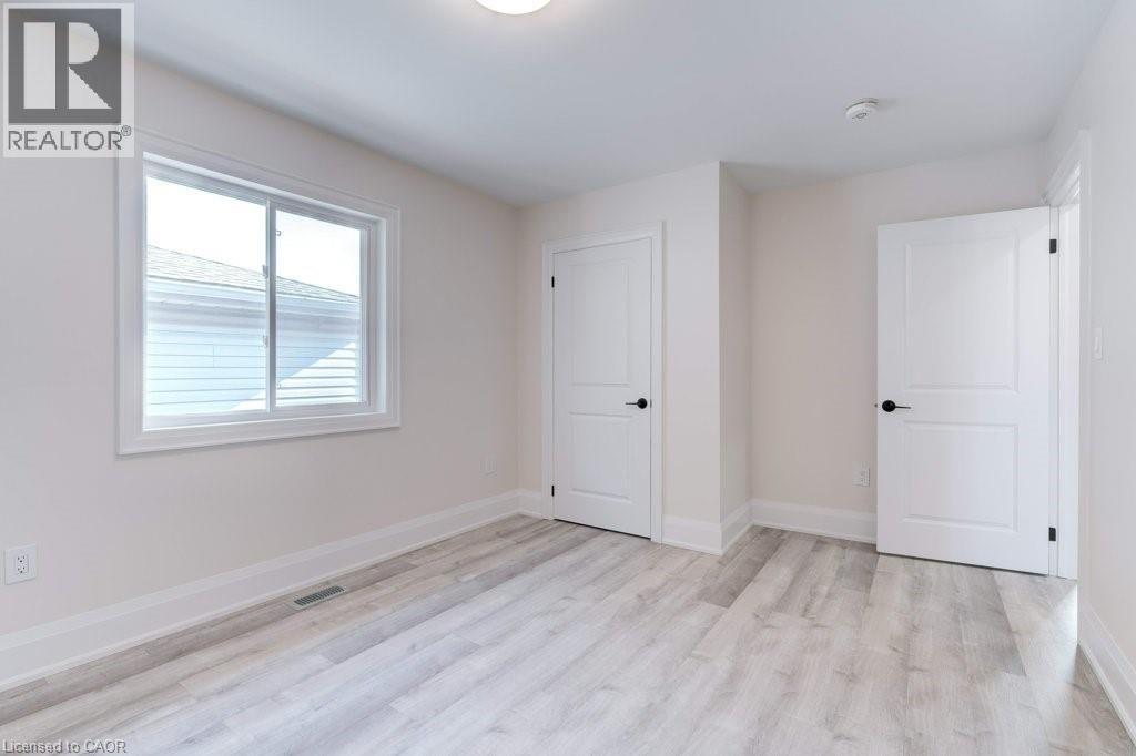 38 East 16th Street, Hamilton, Ontario  L9A 4H9 - Photo 15 - 40771785