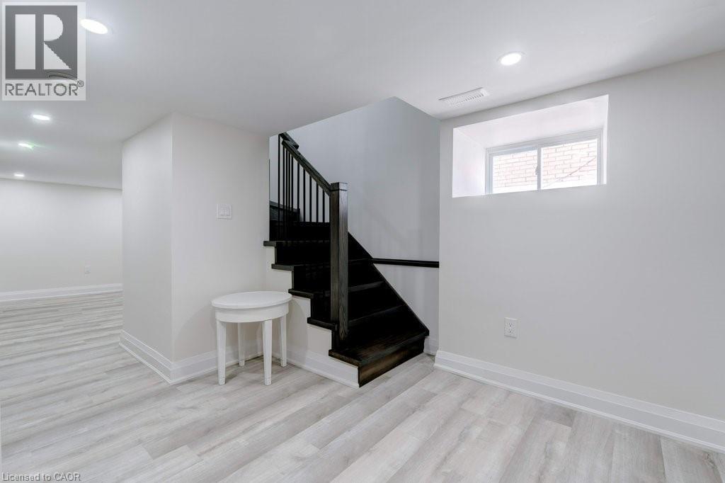 38 East 16th Street, Hamilton, Ontario  L9A 4H9 - Photo 17 - 40771785