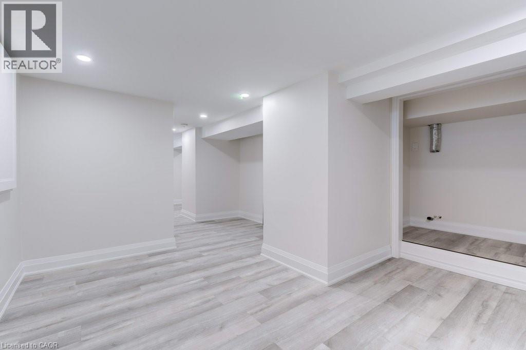 38 East 16th Street, Hamilton, Ontario  L9A 4H9 - Photo 18 - 40771785