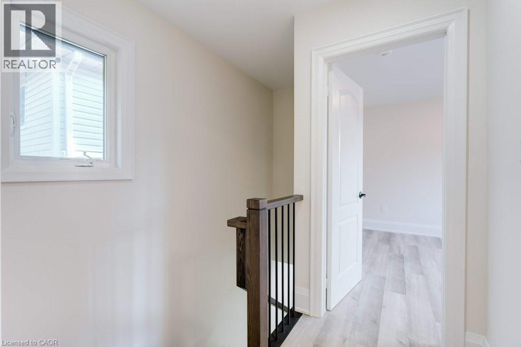 38 East 16th Street, Hamilton, Ontario  L9A 4H9 - Photo 27 - 40771785