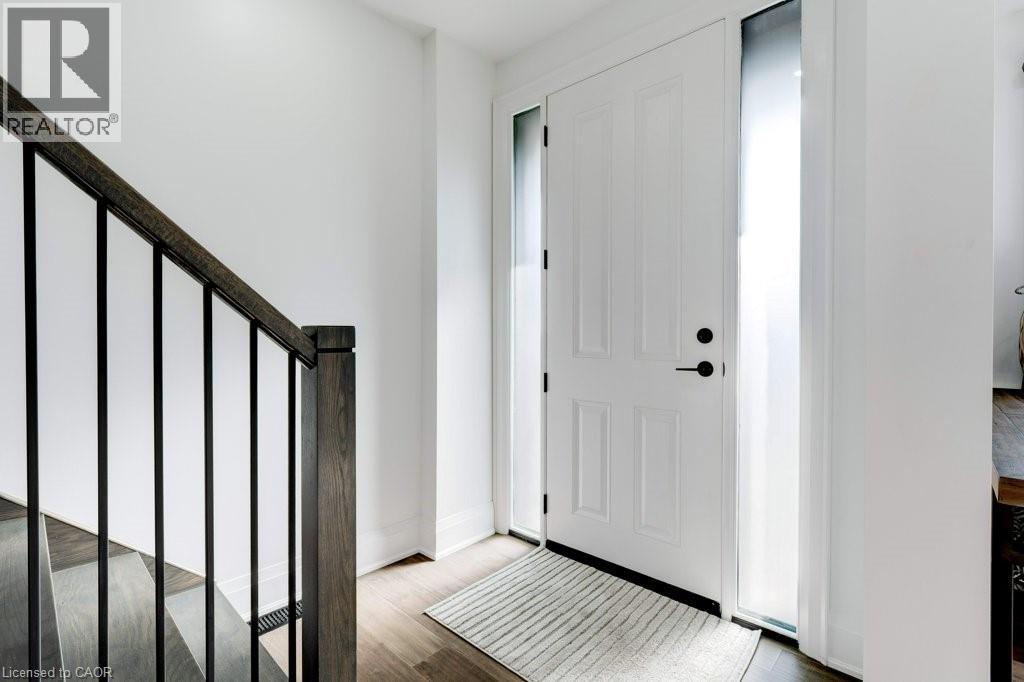 38 East 16th Street, Hamilton, Ontario  L9A 4H9 - Photo 3 - 40771785