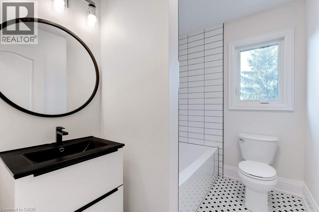 38 East 16th Street, Hamilton, Ontario  L9A 4H9 - Photo 31 - 40771785