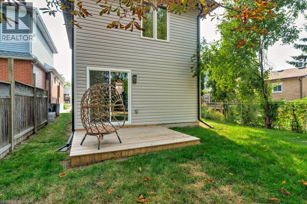 38 East 16th Street, Hamilton, Ontario  L9A 4H9 - Photo 32 - 40771785