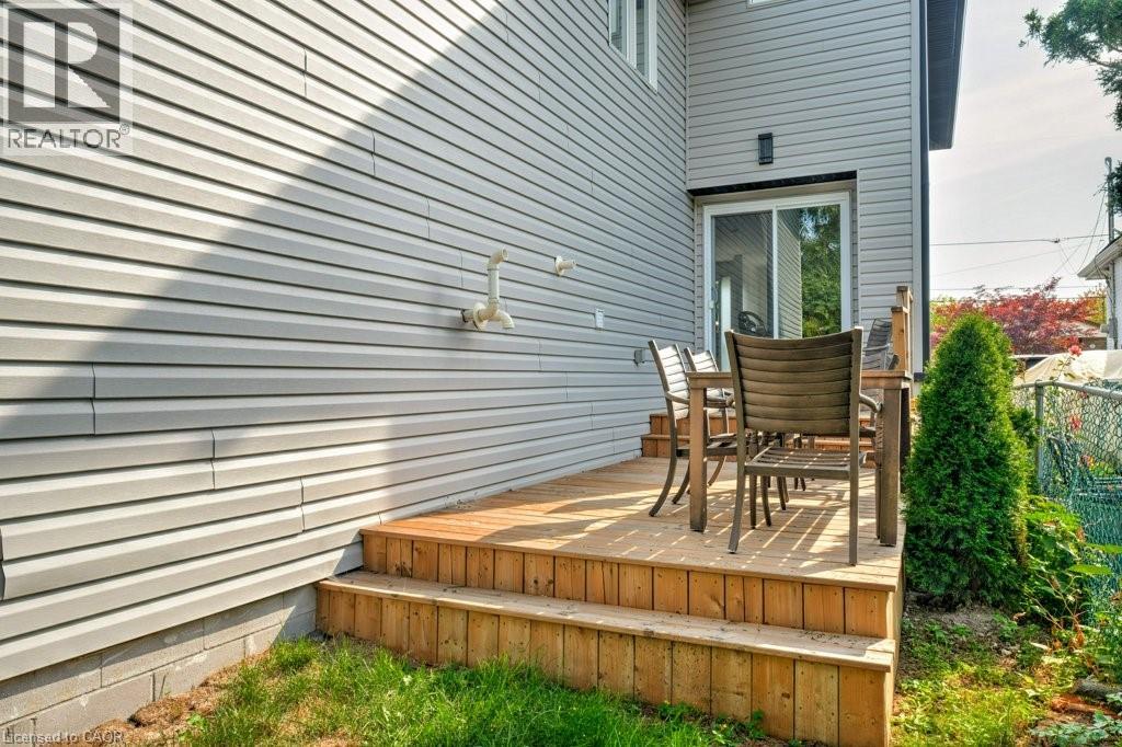 38 East 16th Street, Hamilton, Ontario  L9A 4H9 - Photo 37 - 40771785