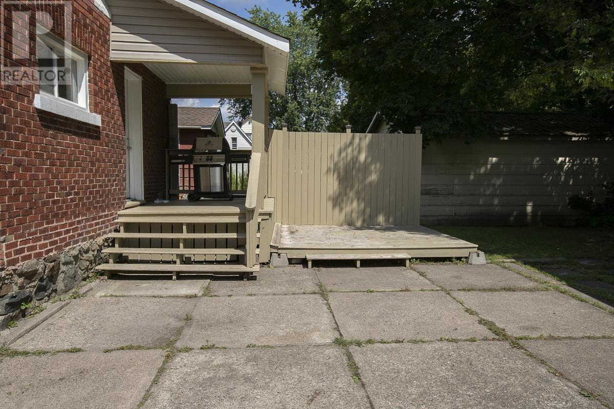 394 Charles St, Sault Ste. Marie, Ontario  P6C 3L3 - Photo 9 - SM252285