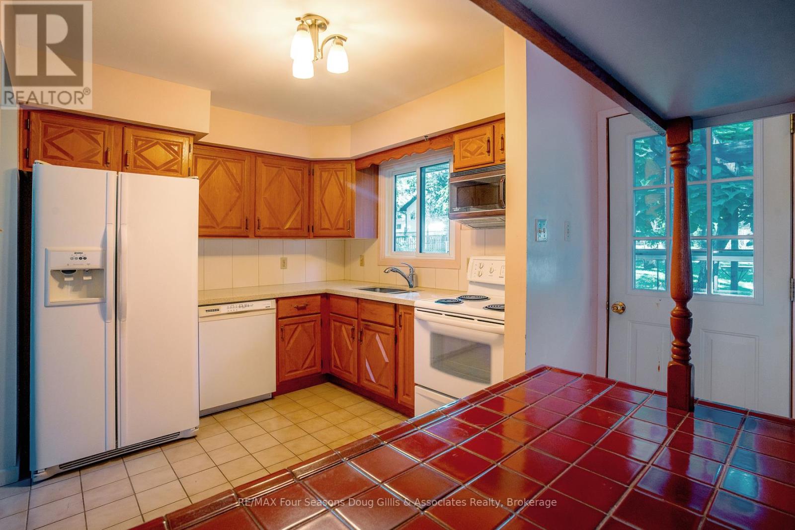 10 Lockhart Road, Collingwood, Ontario  L9Y 4B5 - Photo 13 - S12418116