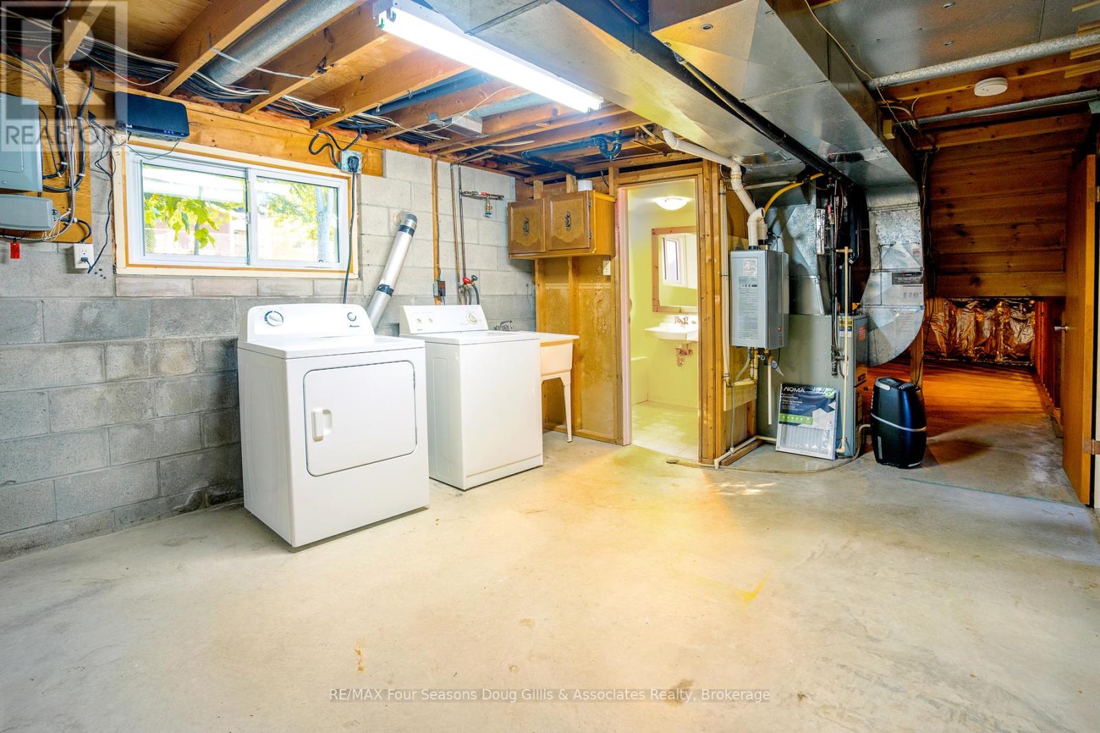 10 Lockhart Road, Collingwood, Ontario  L9Y 4B5 - Photo 17 - S12418116