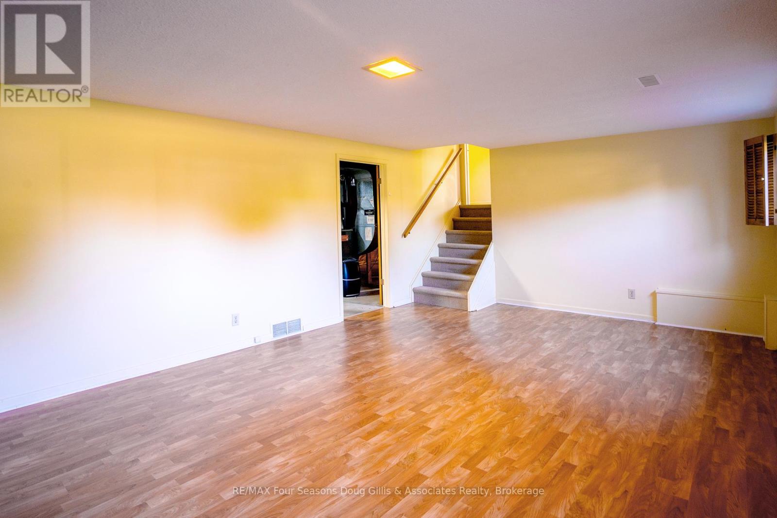 10 Lockhart Road, Collingwood, Ontario  L9Y 4B5 - Photo 19 - S12418116