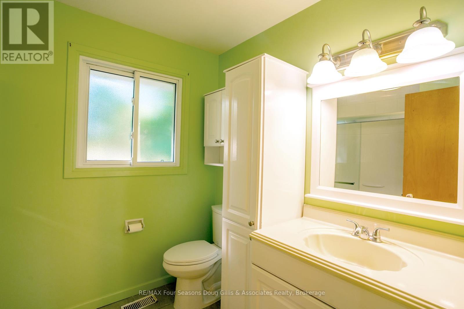 10 Lockhart Road, Collingwood, Ontario  L9Y 4B5 - Photo 20 - S12418116