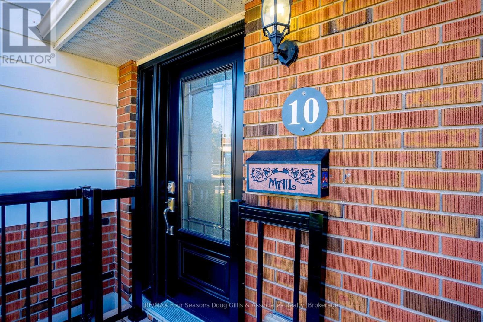 10 Lockhart Road, Collingwood, Ontario  L9Y 4B5 - Photo 3 - S12418116