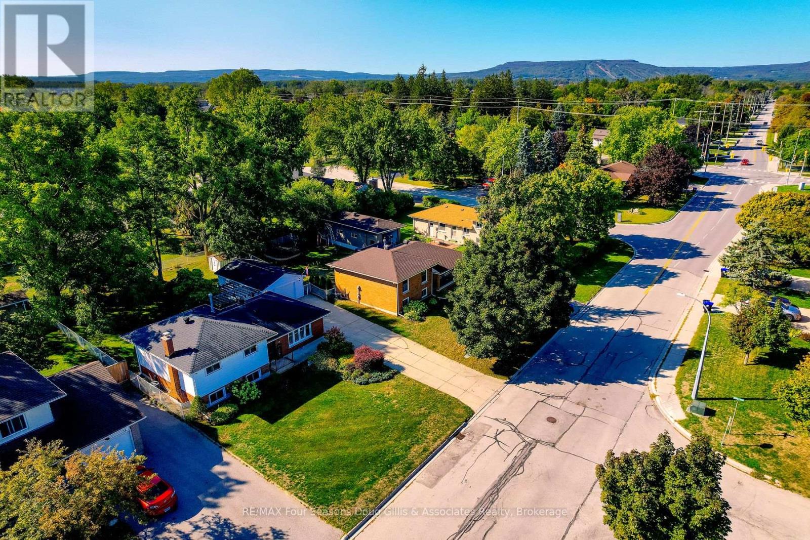 10 Lockhart Road, Collingwood, Ontario  L9Y 4B5 - Photo 35 - S12418116