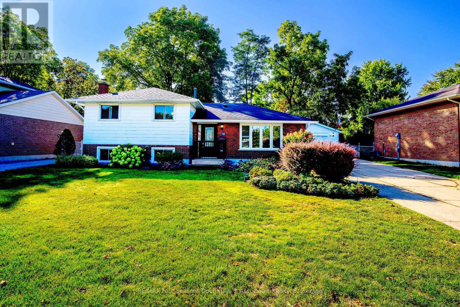 10 Lockhart Road, Collingwood, Ontario  L9Y 4B5 - Photo 37 - S12418116
