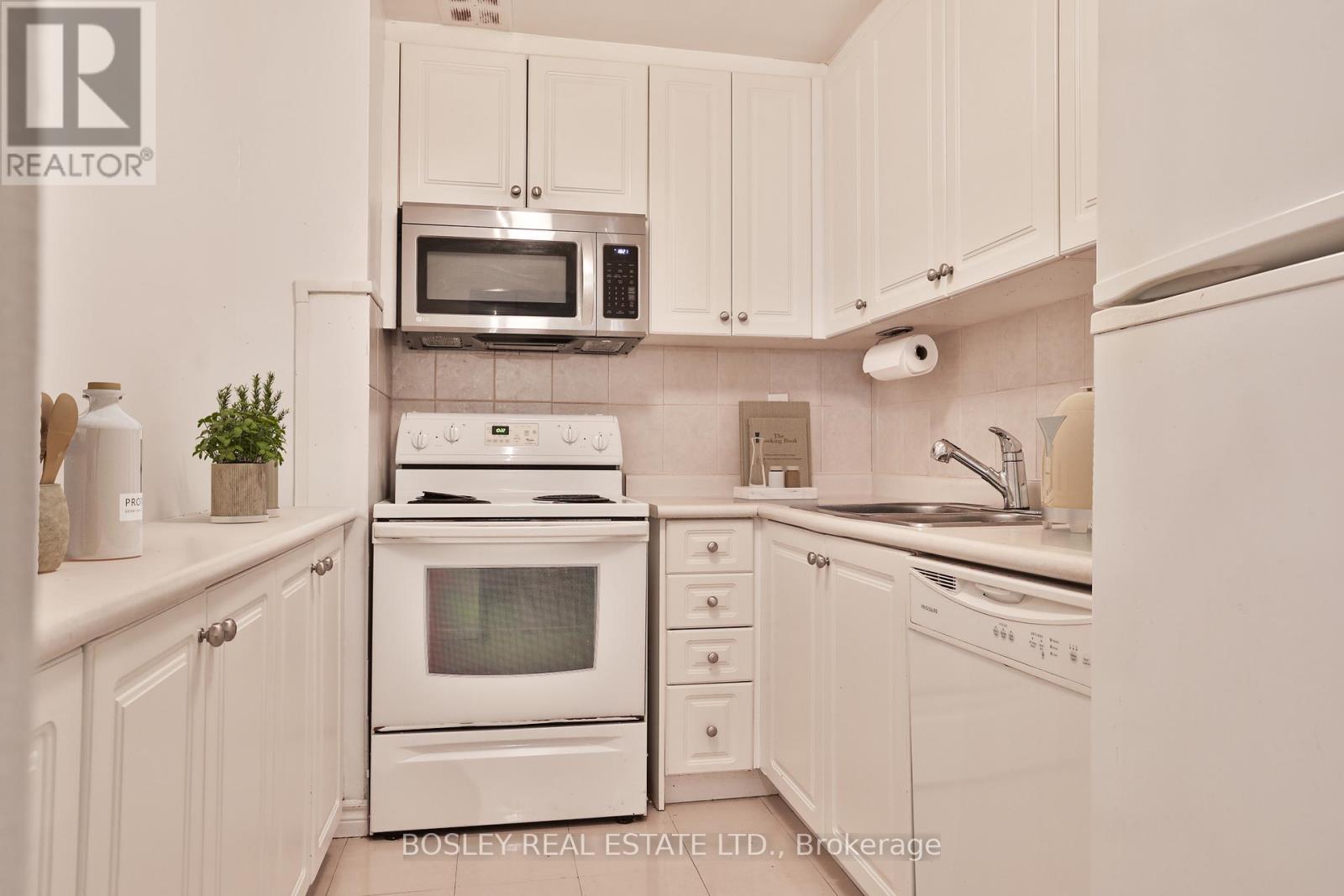 110 - 160 The Donway W, Toronto, Ontario  M3C 2G1 - Photo 9 - C12403945
