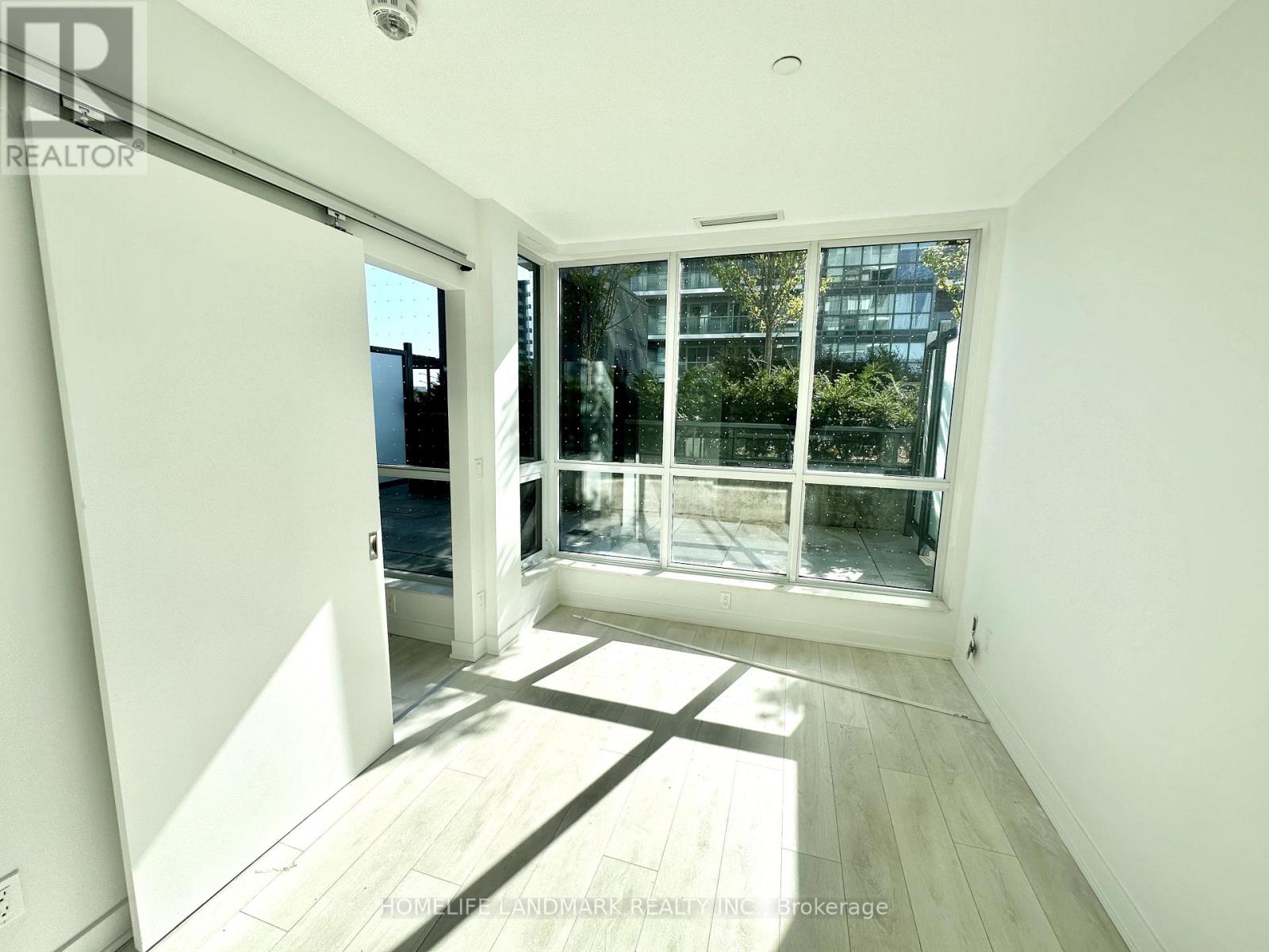 408 - 6 Sonic Way S, Toronto, Ontario  M3C 0P1 - Photo 4 - C12417268